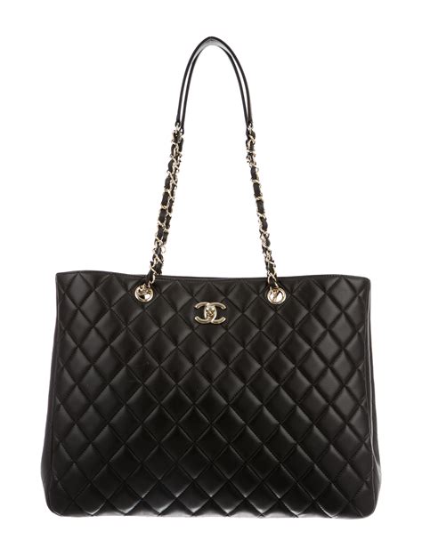 chanel timeless classic tote